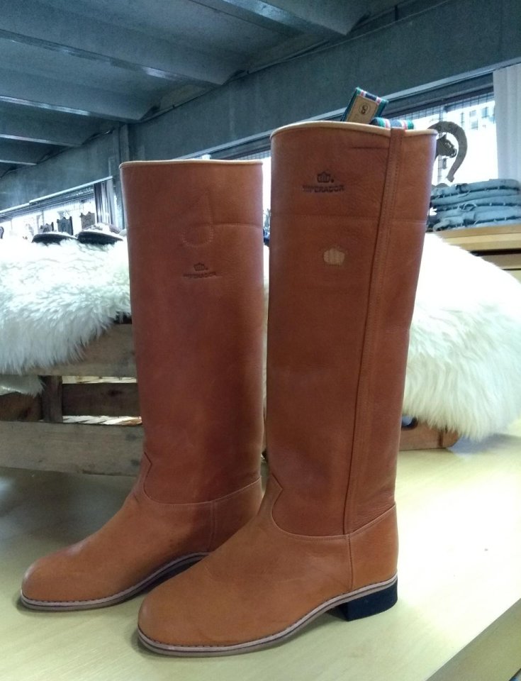 Bota Imperador Cano Duro